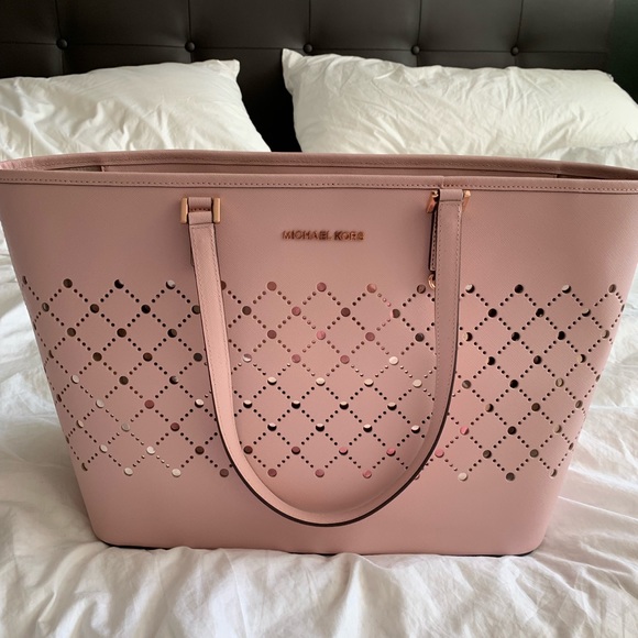 Michael Kors Handbags - Michael Kors Leather Tote